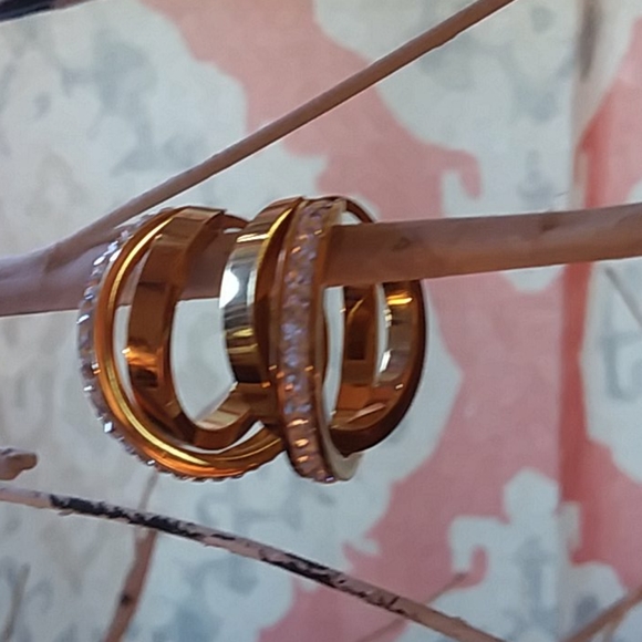 Gold and rhinestone twisted hoops - Picture 3 of 6